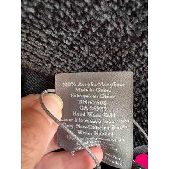 Vince Camuto Chenille Bucket Hat Black - Picture 4 of 4